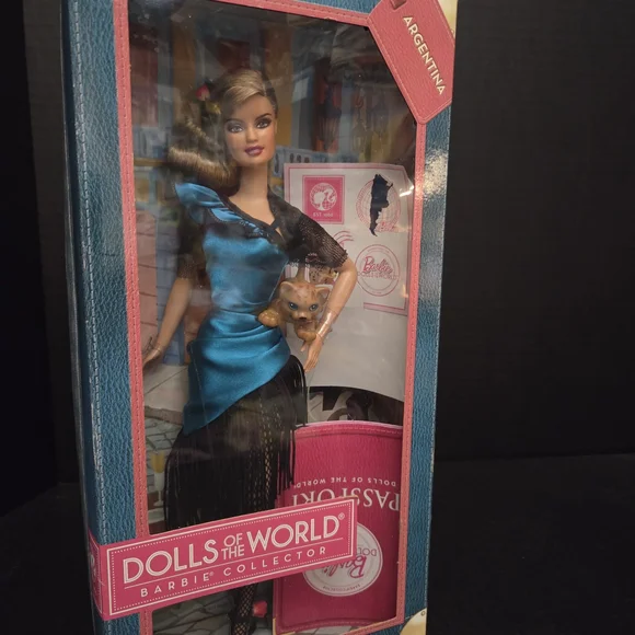 2011 Dolls of the World Argentina Barbie Pink Label #W3375 - Picture 8 of 9